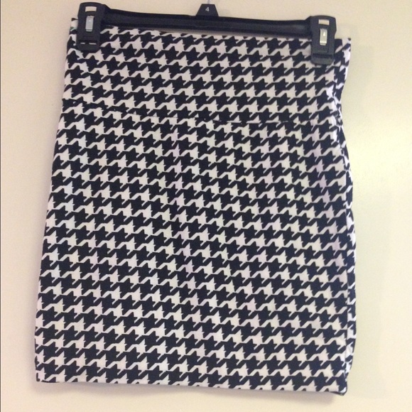 Pencil skirt - Picture 2 of 2