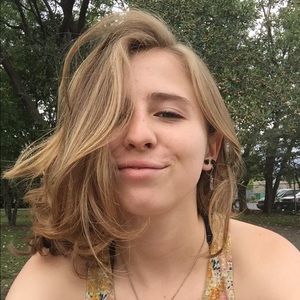 Meet your Posher, Courtney