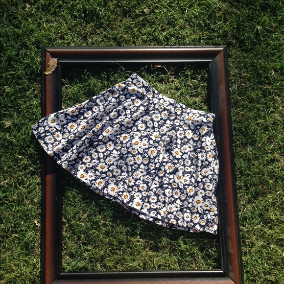 Skirt - Picture 1 of 3