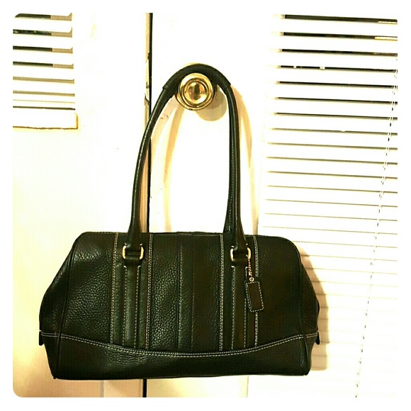 Medium Black Coach