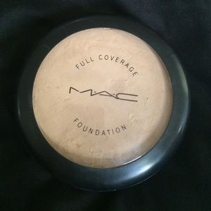 Mac Full Coverage Foundation