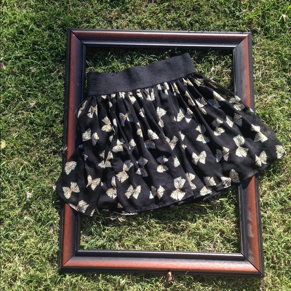 Skirt - Picture 1 of 2