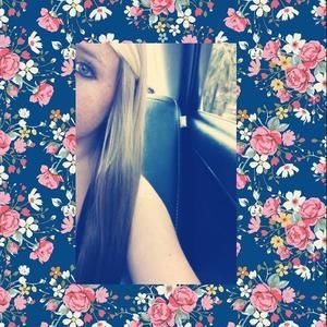 Meet your Posher, Caitlin