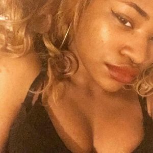 Meet your Posher, Dee