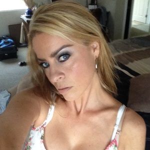 Meet your Posher, Jeanette