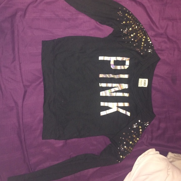 Black long sleeve crop from pink