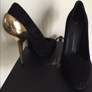 Giuseppe Zanotti Gold tone-heel Black Pumps