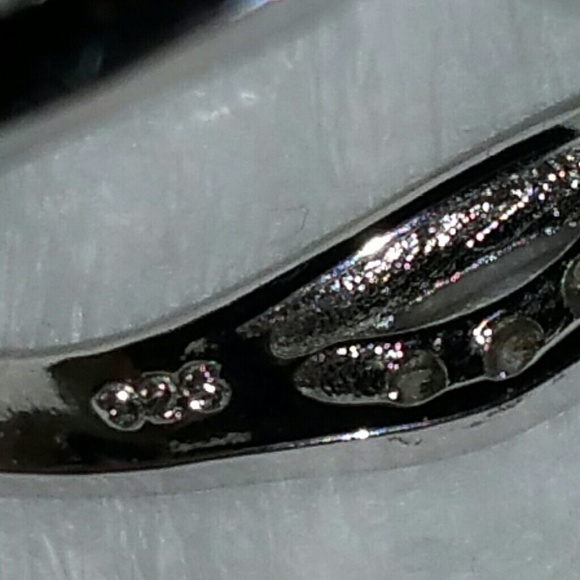 Ring - Picture 4 of 4