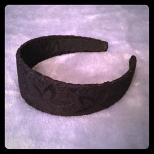 Black lace headband.