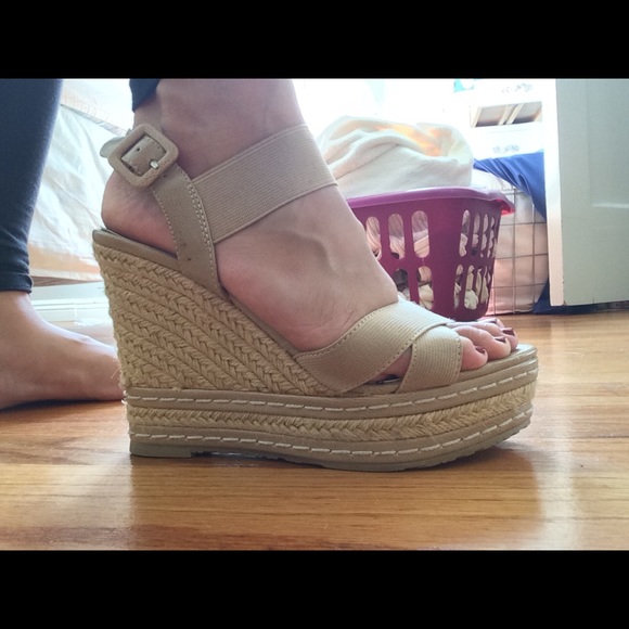 Tan Wedges - Picture 1 of 2