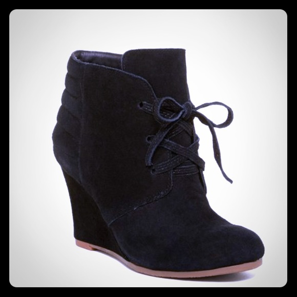 NWT Dolce Vita Page Black Wedge Booties