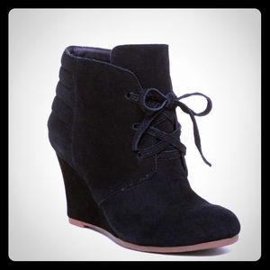 NWT Dolce Vita Page Black Wedge Booties
