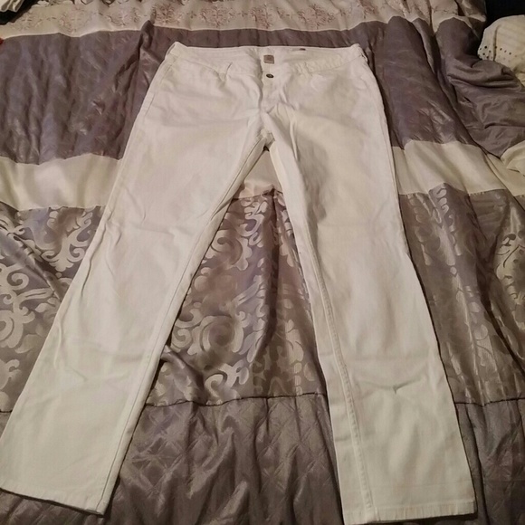White NWOT Arizona skinny jeans