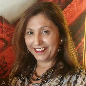 Meet your Posher, Carmen marron