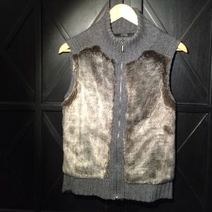 Guess vest with faux fur