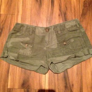 American Eagle Chamo shorts