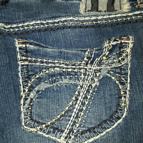 SOLD IN BUNDLE - Women's Plus Size Jeans - Picture 4 of 4