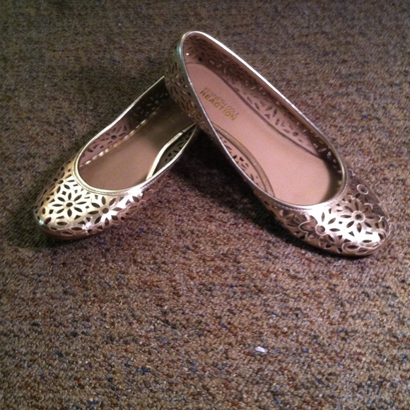 Kenneth Cole Reaction Flower Print Flats