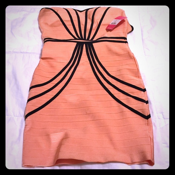 Peach dress - Picture 1 of 4