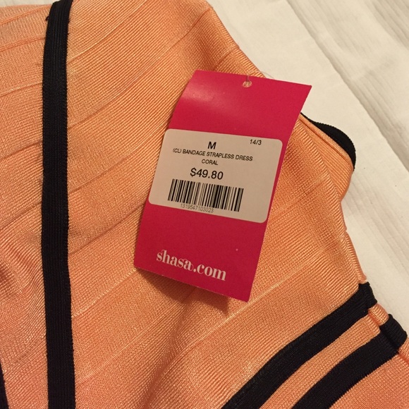 Peach dress - Picture 2 of 4