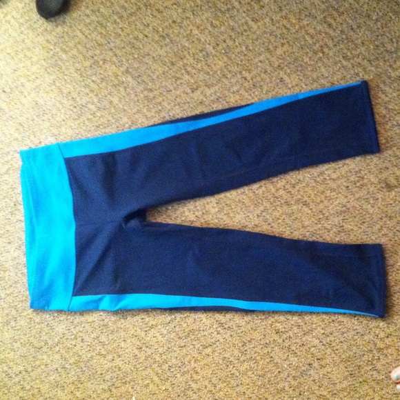 Gap Capri Workout Pants