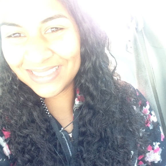 Meet your Posher, Natalie - Picture 1 of 1