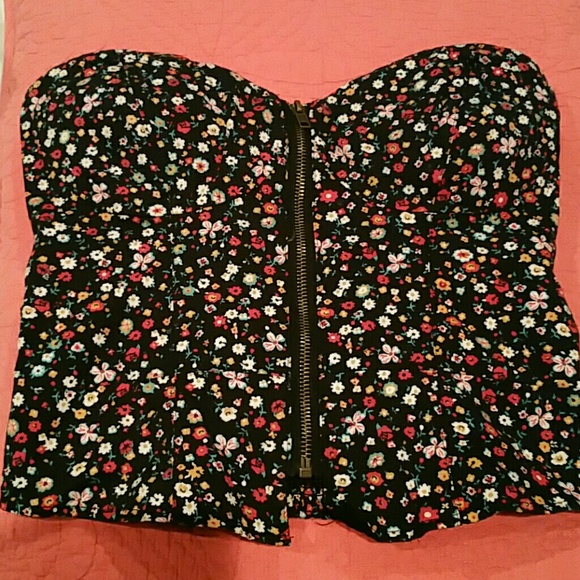 Strapless top