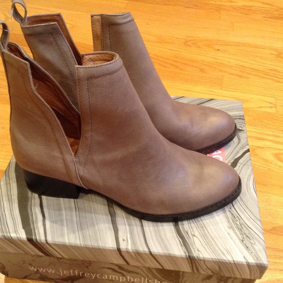 Jeffrey Campbell "Oriley"
