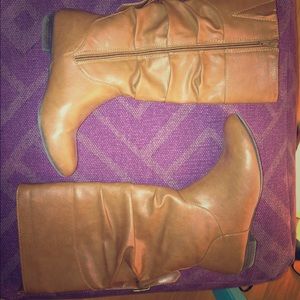 Cognac brown riding boots. Perfect for fall!