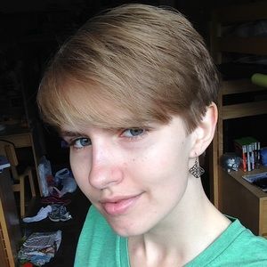 Meet your Posher, Alexis