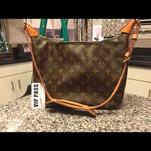 AUTHENTIC Louis Vuitton