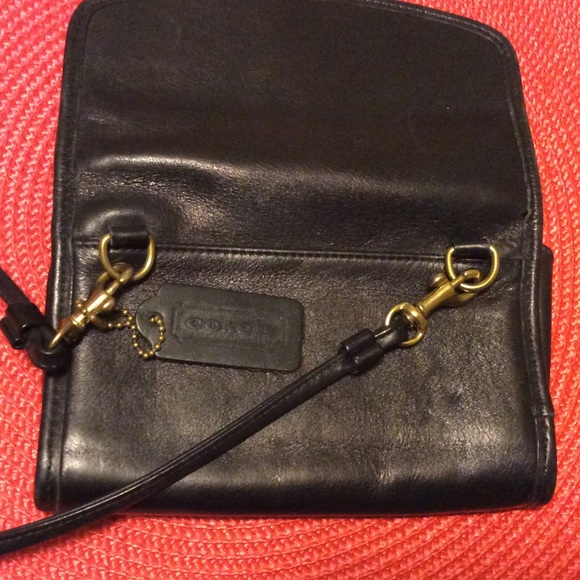 Vintage COACH Blk small body cross strap - Picture 3 of 4