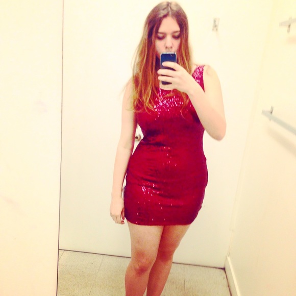 Meet your Posher, Nicole - Picture 2 of 3