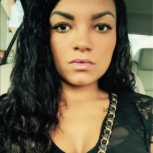 Meet your Posher, Lacie