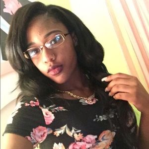 Meet your Posher, Maxine