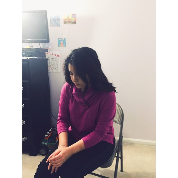 ππ2 sweaters bundleπβοΈ - Picture 3 of 3