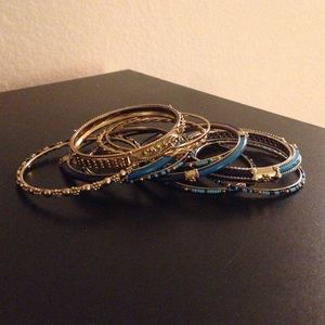 Amrita Singh bangles set