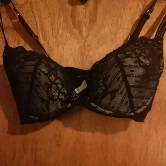 ** Reserved for slynn33** 32dd Chantelle bra
