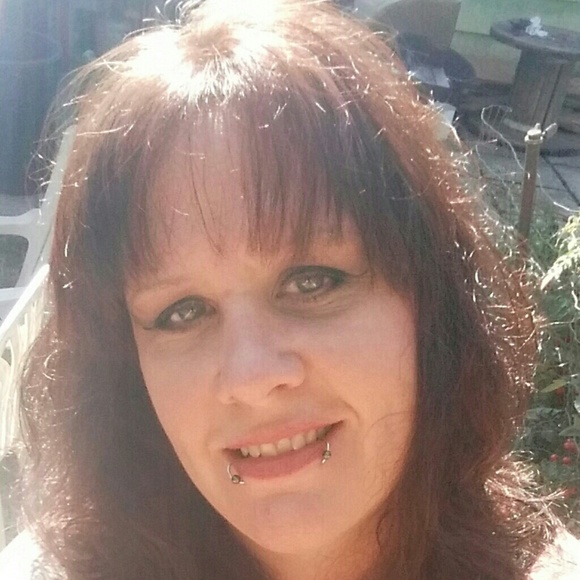 Meet your Posher, Angie - Picture 1 of 1