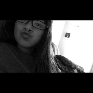 Meet your Posher, Alexis