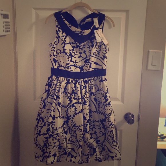 Really feminine evening dress (black & white)