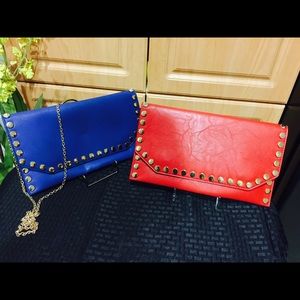 Red clutch .:. Blue clutch