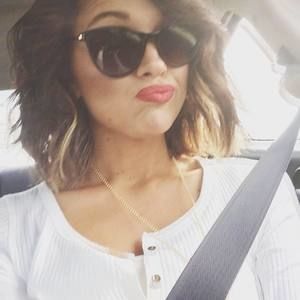 Meet your Posher, Desiree