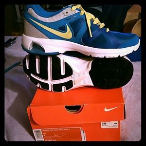 Women's air max run lite 4s