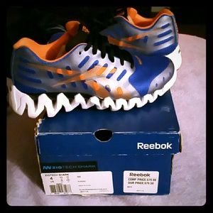 Zigtech reeboks size 4y = 5.5 in womens