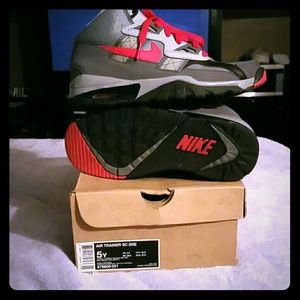 Size 5y = 6.5 women's black, grey & red