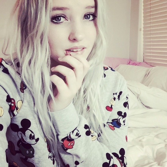 Mickey Mouse Disney Sweater💙