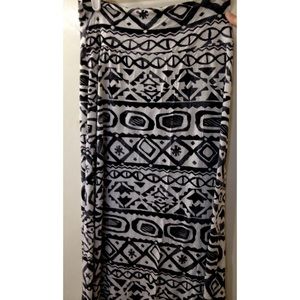 ‼️Black and White Aztec Maxi Skirt‼️