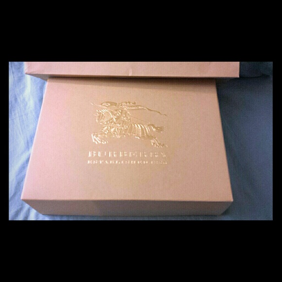 Burberry gift box