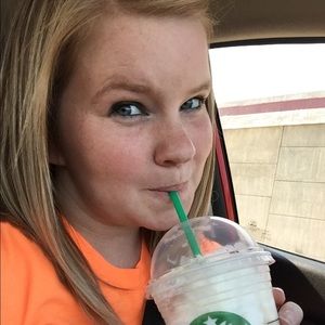 Meet your Posher, Courtney
